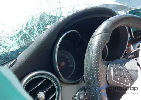 2016 Mercedes-Benz C 300 Luxury/Sport из США, поврежденный, VIN 55SWF4JB2GU128850